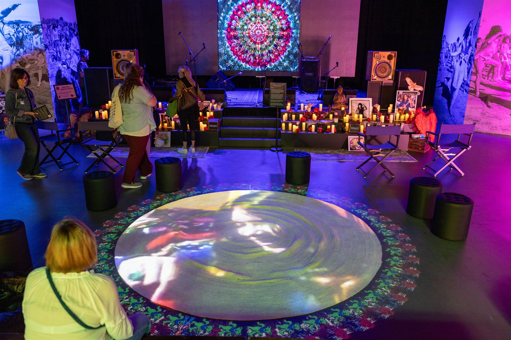 Guests at the Resonance Circle controllers